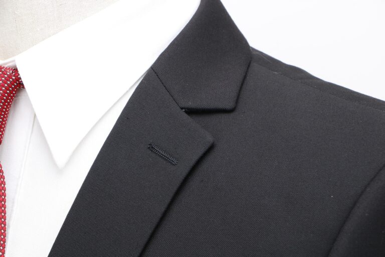 Où trouver le costume de marié parfait à Marseille ?